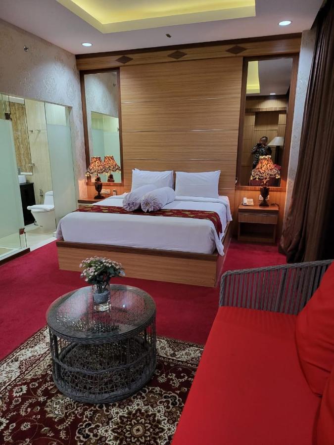 Grand Buana Lestari Hotel Padang  Exterior foto