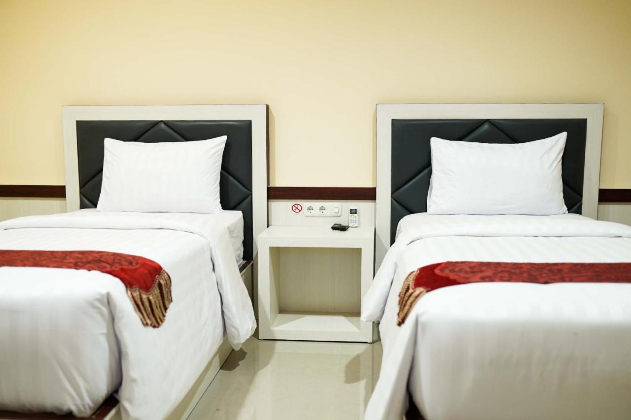Grand Buana Lestari Hotel Padang  Exterior foto
