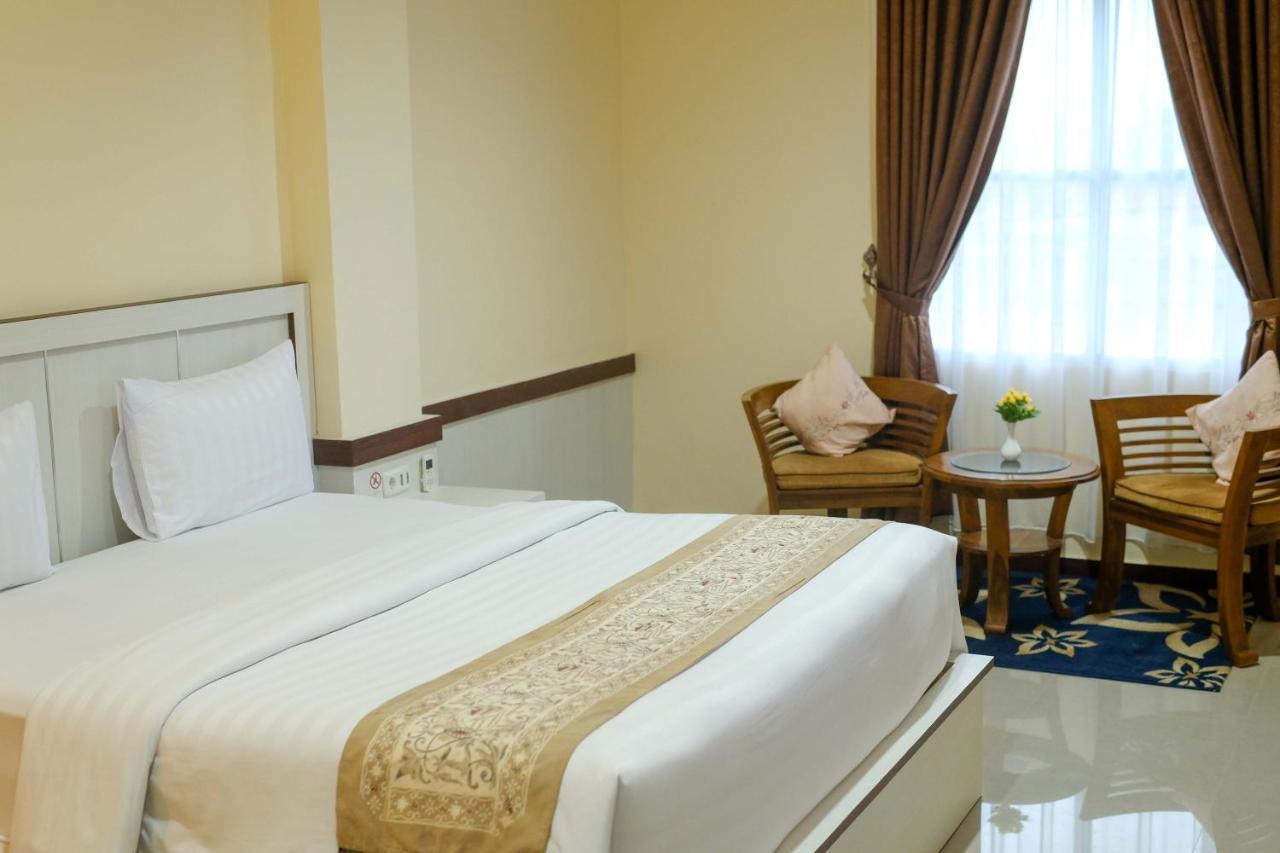 Grand Buana Lestari Hotel Padang  Exterior foto